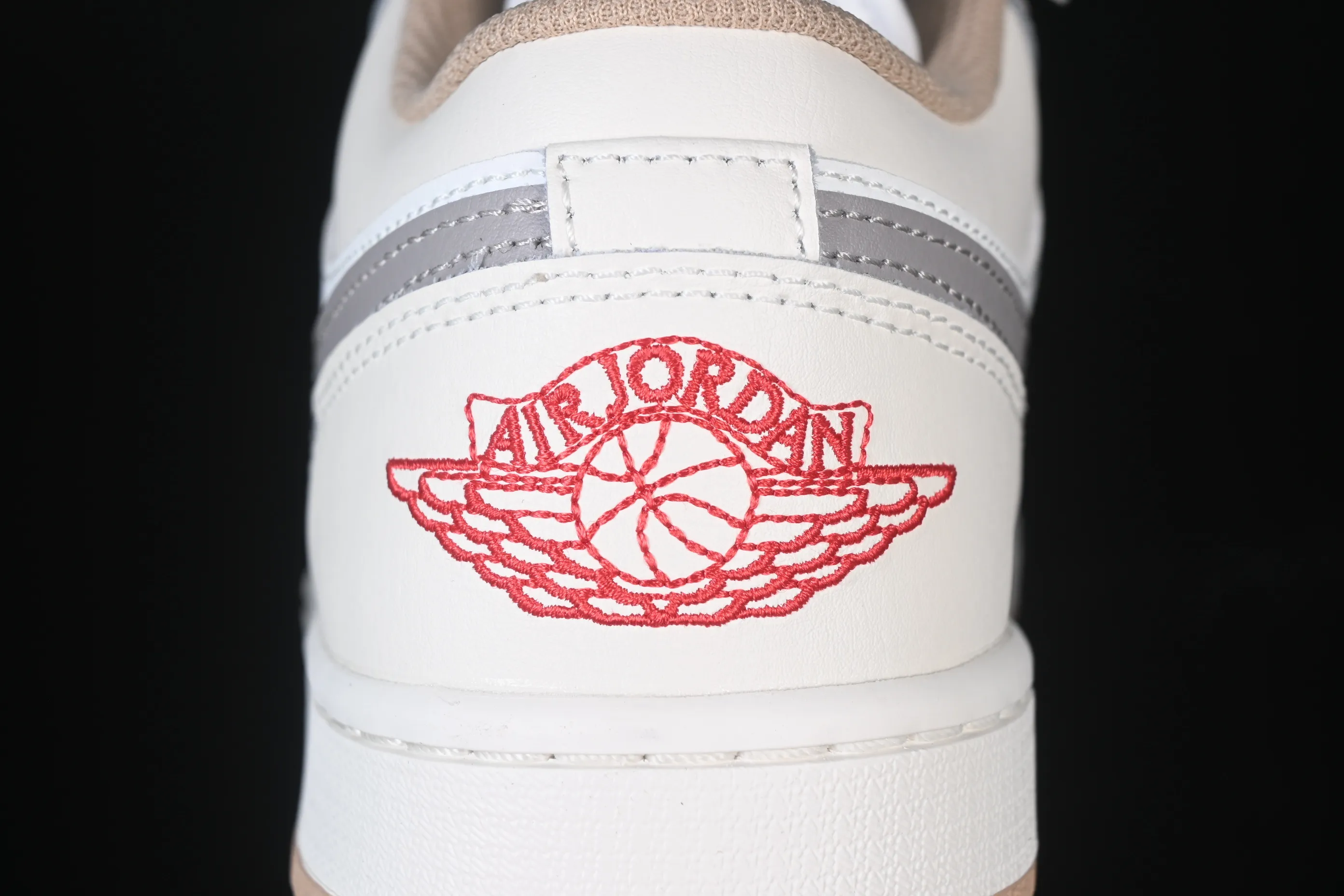 All categories Air Jordan Jordan series basketball shoes Air Jordan 1 Low G version pure original Air Jordan 1 Low AJ1 Joe 1 meter gray low-top retro culture basketball shoes 553558-169